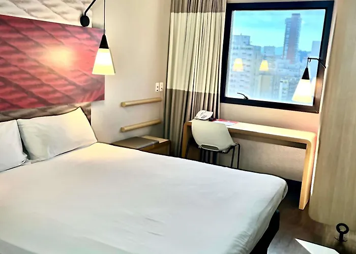 Ibis Santos Gonzaga Praia