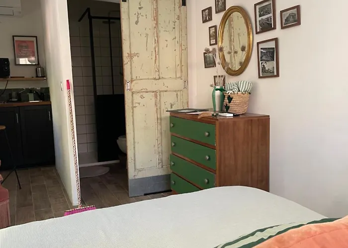 Maison d hôtes LA VILLA MADELEINE Sanary-sur-Mer