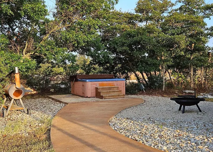 Breezy Hills Cottages - Moonlight Cottage
