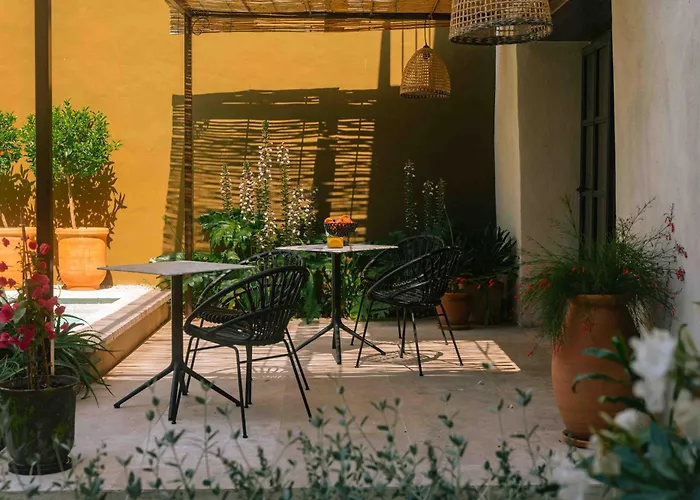 Hotel Marcelle en Camargue à Aigues-Mortes