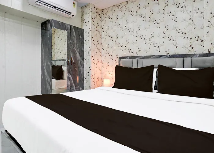 Fabhotel Hans Residency
