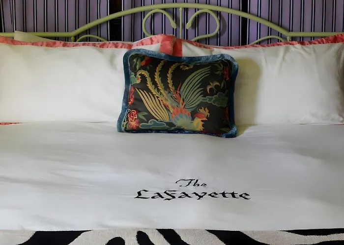 The Lafayette Hotel, Swim Club & Bungalows San Diego