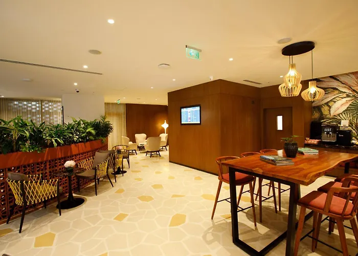 080 Transit Hotel, T2