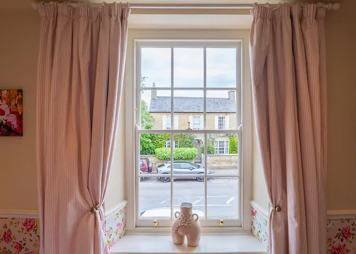 Bampton (Oxfordshire) Hotels