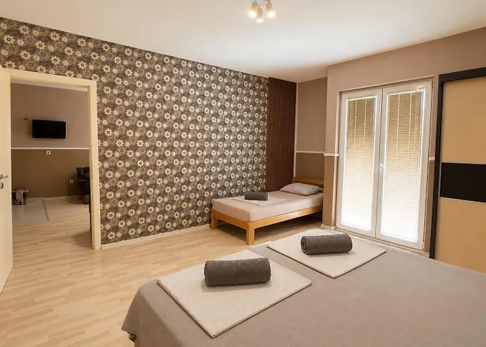Struga Rooms-Dhoma-Sobi
