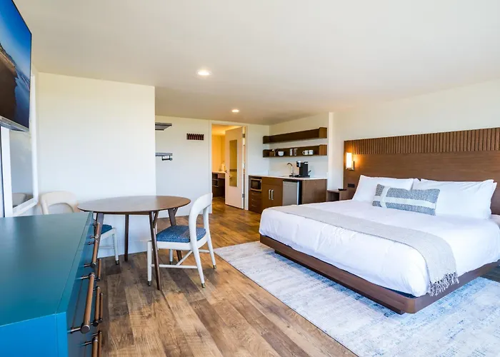 Manzanita Hotels
