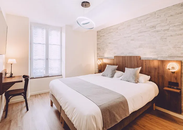 Chablis Hotels