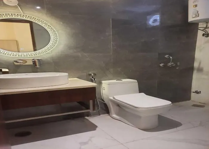 Hotel Ananta Vilas