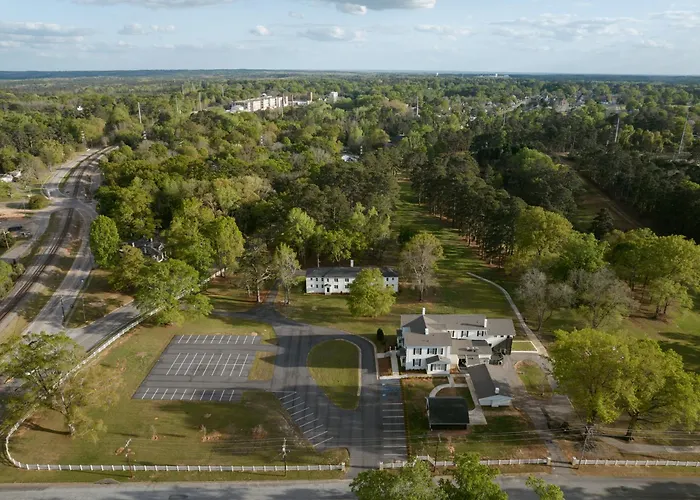 Winnsboro Hotels