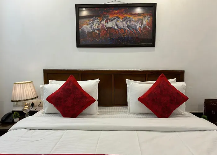 Hotel Chanchal Deluxe -A Unit Of Nihar Hotels-Just 2 Minutes Walking Distance From New Delhi Railway Station