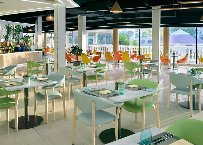 Swissôtel Al Murooj Dubai