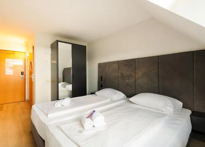 Lenas Donau Hotel Wien