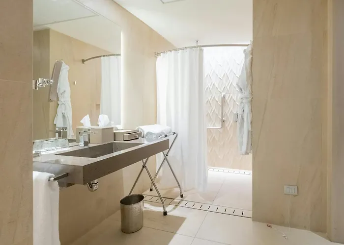 Mandarin Oriental, Santiago Hotel