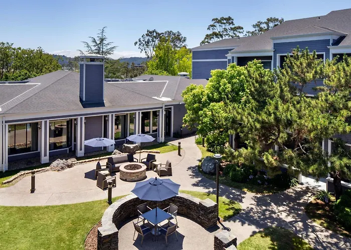 Larkspur Hotels