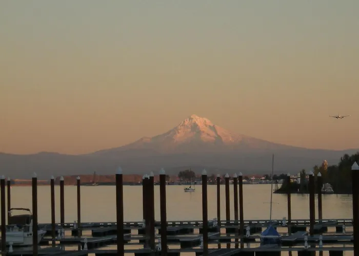 Holiday Inn Portland - Columbia Riverfront By Ihg