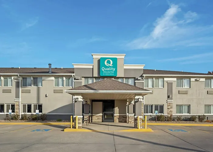 Quality Inn & Suites Des Moines Airport