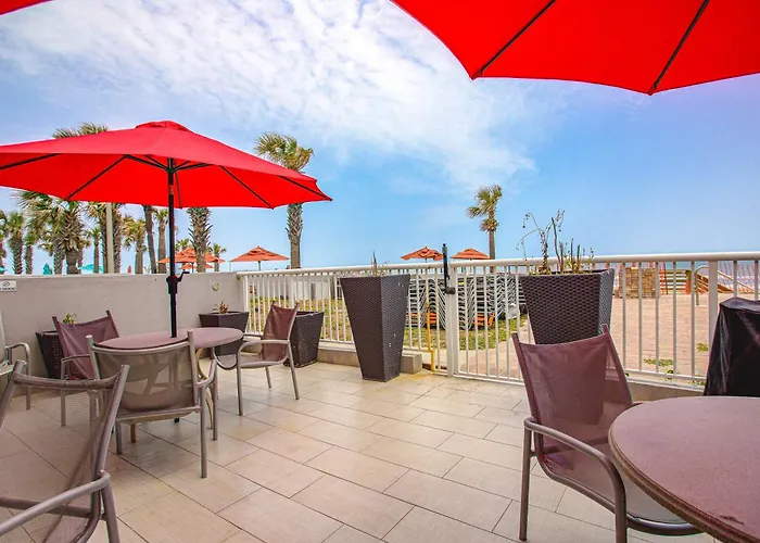 Beach House Inn With Pool & Beach Access Daytona Beach