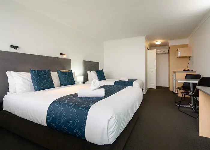 Allansford Hotels