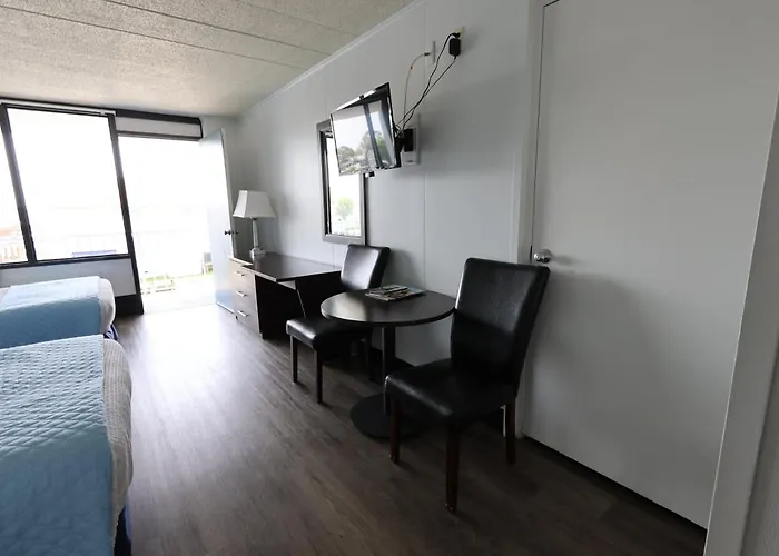 Fenwick Islander Motel
