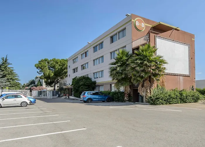 B&B HOTEL Nîmes Ville Active, parking sécurisé gratuit