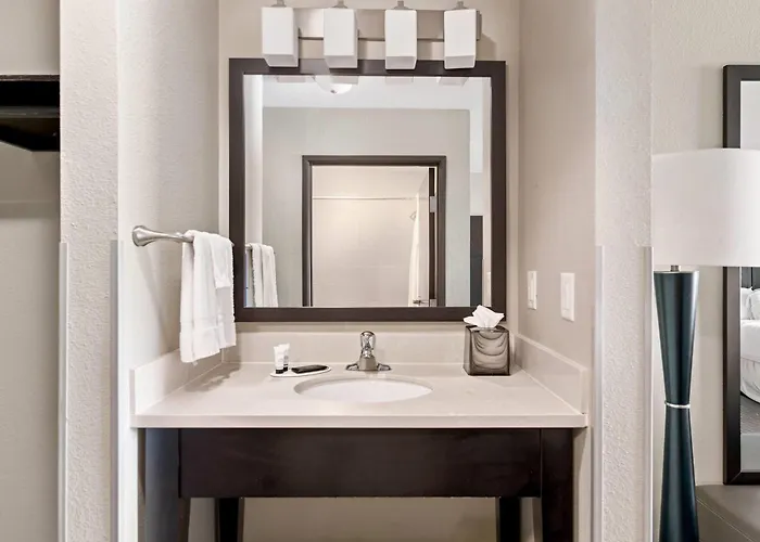 Baymont By Wyndham College Station