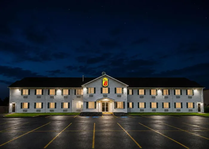 Super 8 By Wyndham Canandaigua