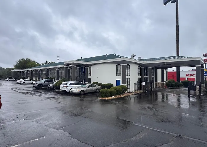 Days Inn & Suites By Wyndham Tuscaloosa - Univ. Of Alabama