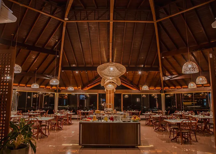 Hotel Lago Dourado