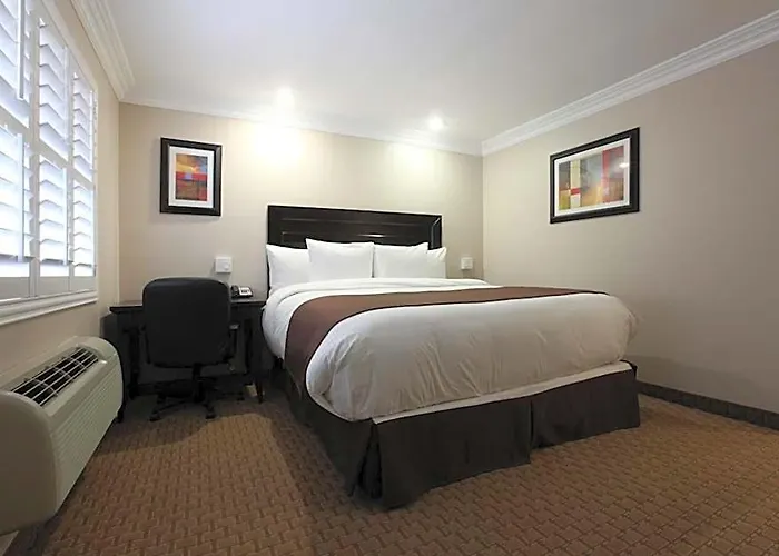Raincross Hotel Riverside