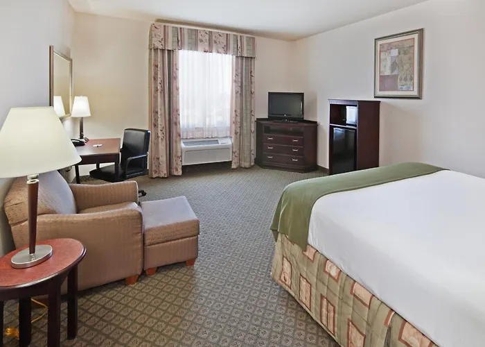 Corsicana Hotels