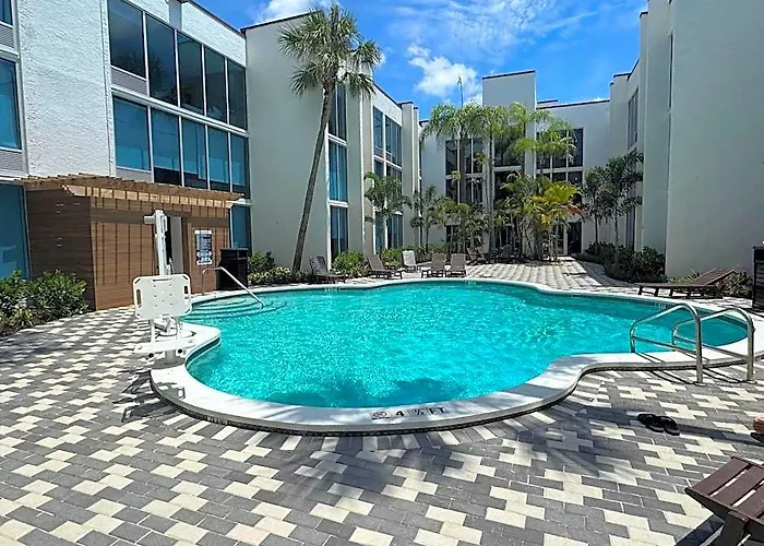 Tropical Palms Hotel