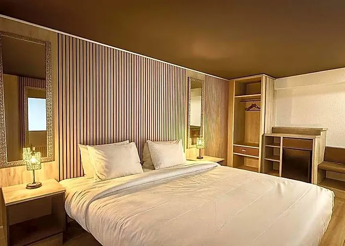 Tropical Palms Hotel