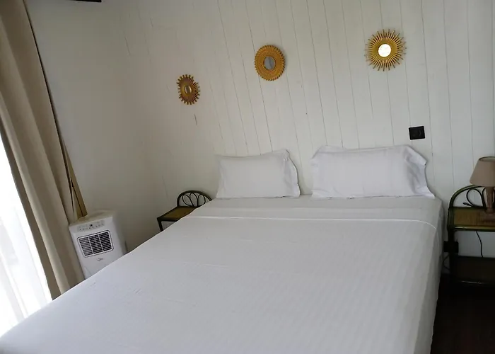 Saint-Jeannet (Alpes-Maritimes) Hotels