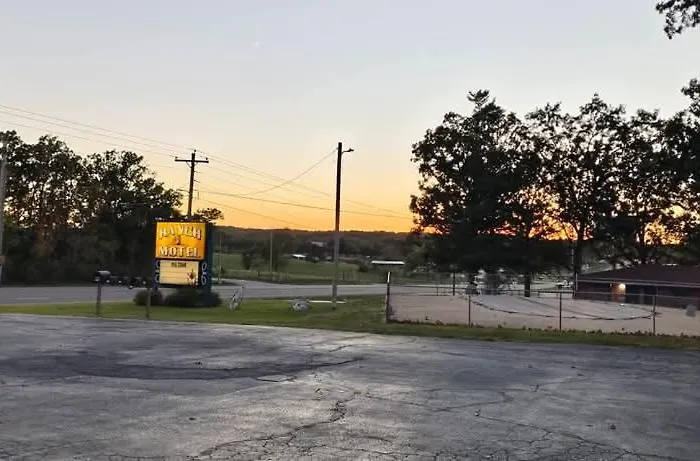 Salem Hotels