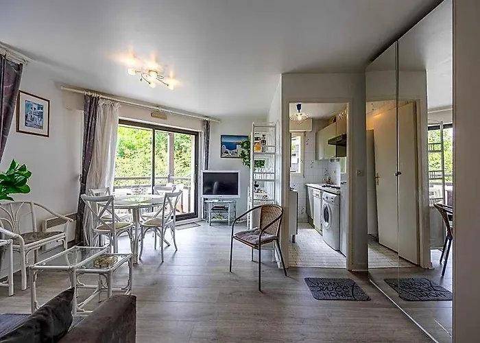 Cosy Apt With Parking Balcony - 4P - Deauville