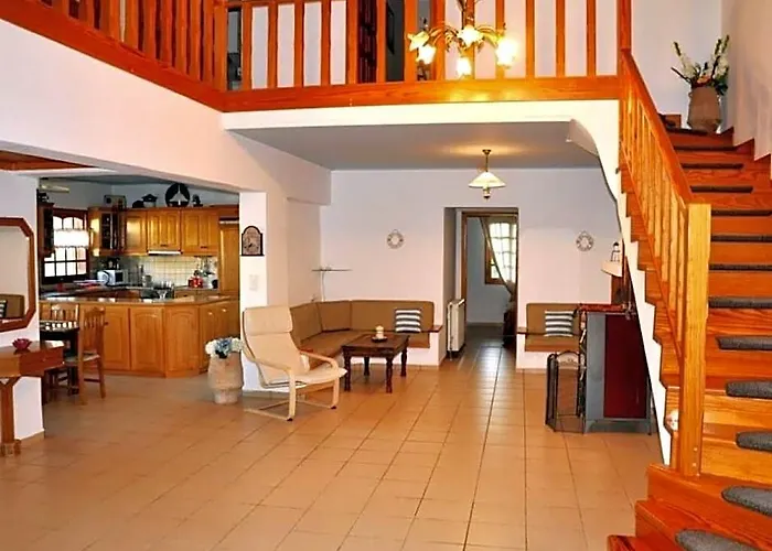 Leonidas Comfortable Holiday Residence