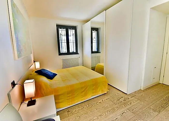 Villetta Con Terrazzo, Posto Auto E Vista Mare