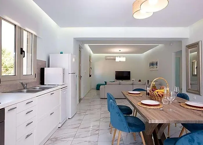 Villa Vera - With Private Pool & Jacuzzi