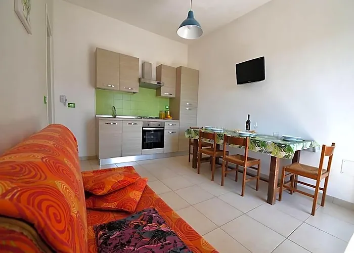Charming Apartment In Central Location With Air Conditioning Pets
