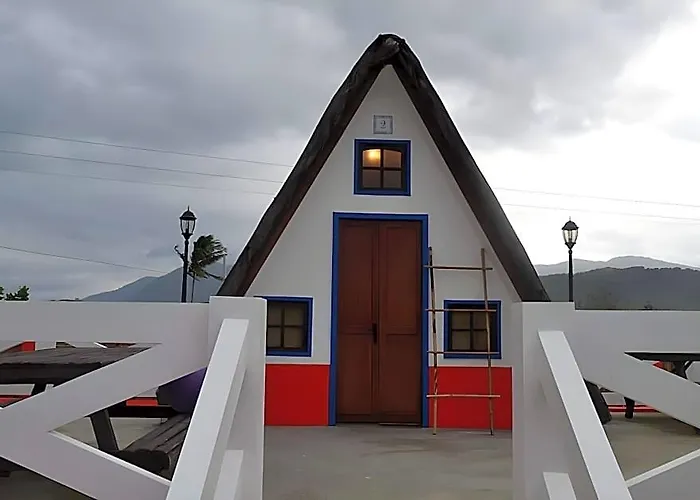 Trianglehuts