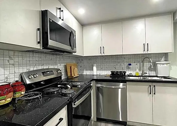 Two Bedroom Basement Ensuite 15 Mins From The Niagara Falls