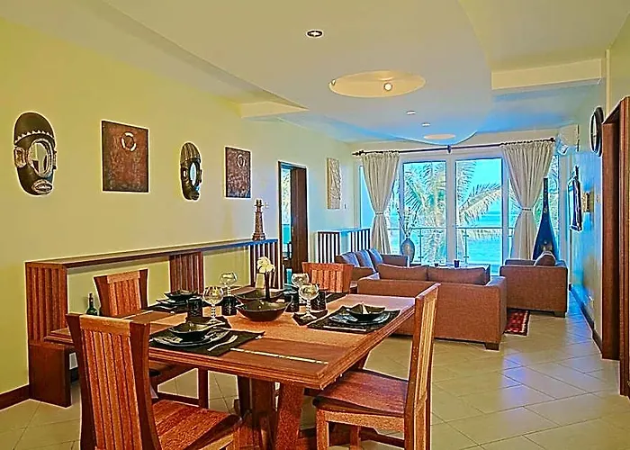Cowrie Shell Beach Apartments Official