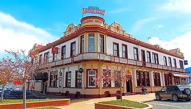 Feilding Hotel