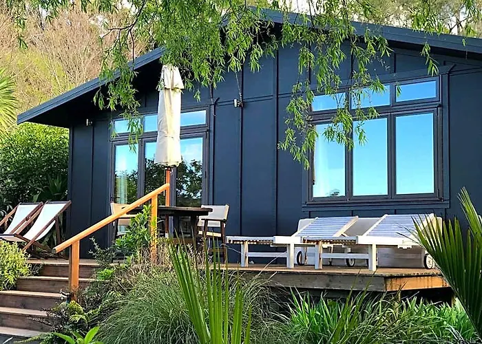 Adrift In Golden Bay- Absolute Beachfront Villas