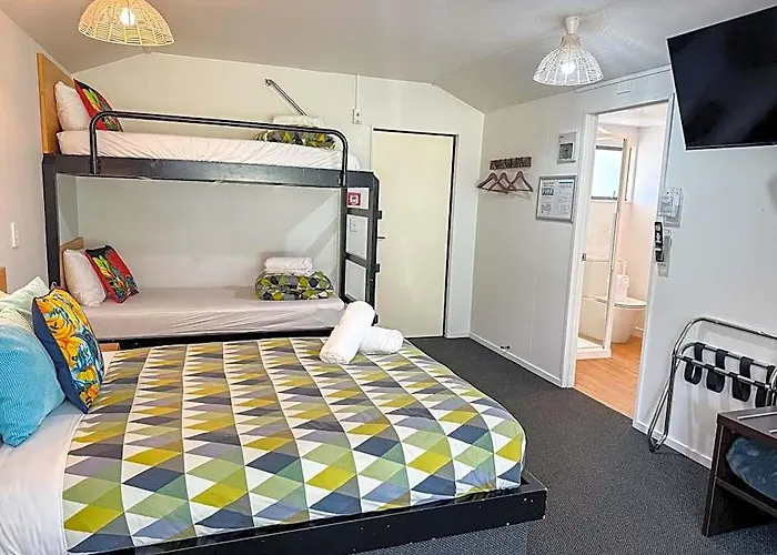 Kaiteriteri Recreation Reserve Cabins