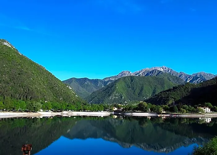 Hotels in LEDRO