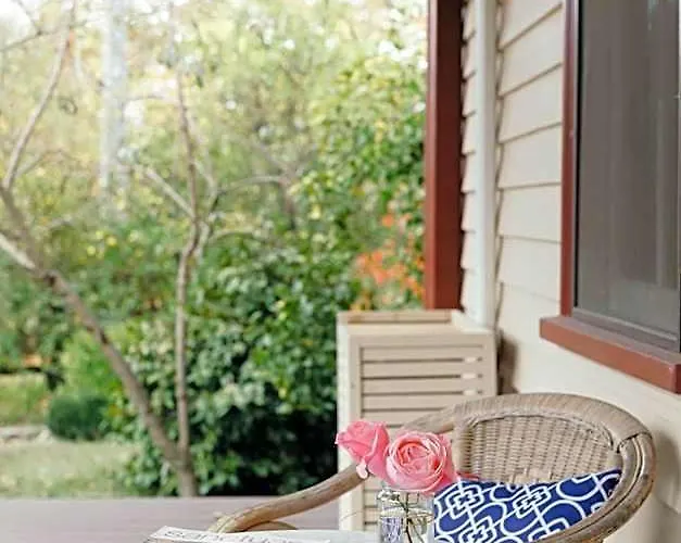 Summerlands - Country Luxe