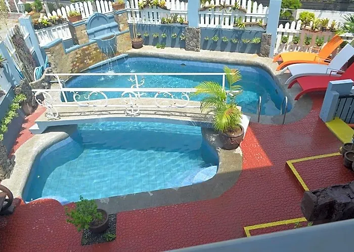 Grand Peninsula Suites