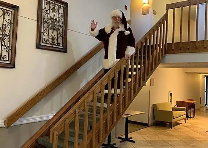 Nichols Inn & Suites