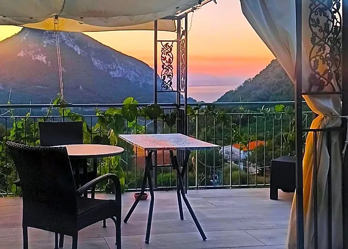 La Roccia Incantata Vietri